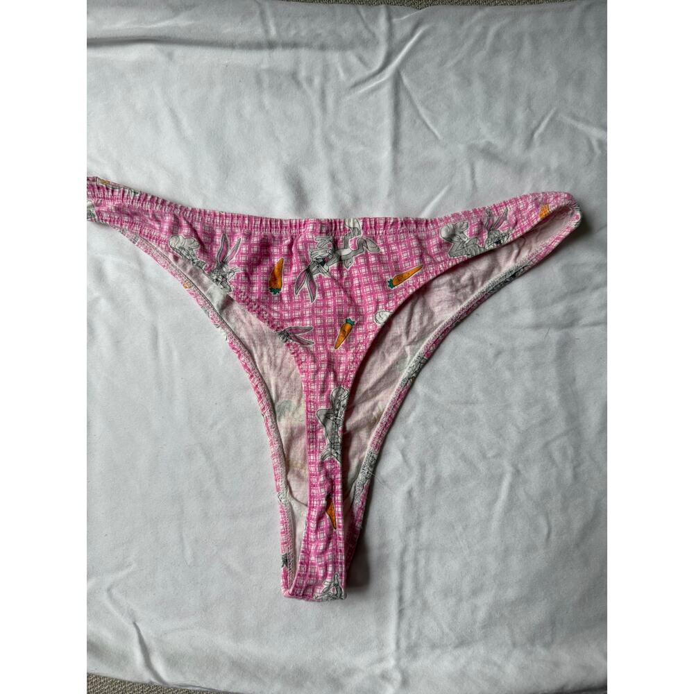 NWOT Looney Tunes Bugs Bunny Pink Print Thong Panty – Size M - Picture 2 of 4